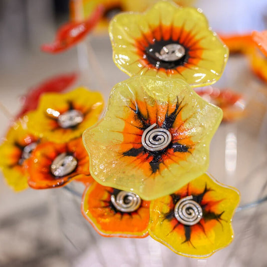 Glasblume gelb mit Stab